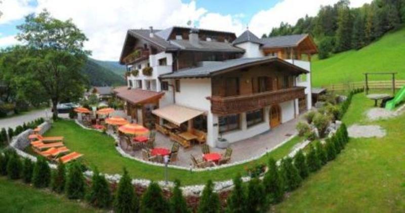 Hotel Monte Paraccia San Vigilio Di Marebbe Exterior foto